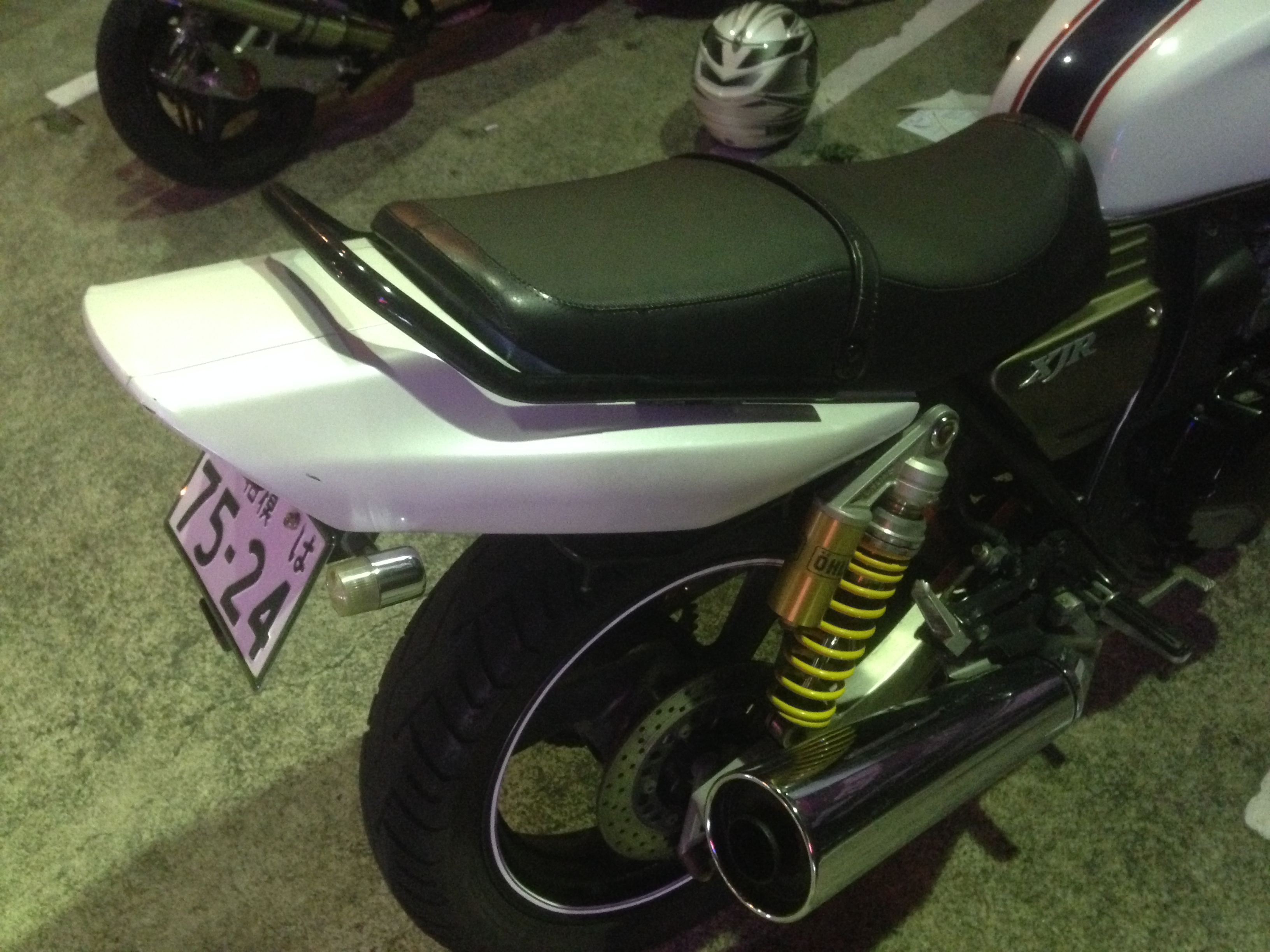 サマーセール35%オフ XJR4004HM前期PrettyRacing製 タンデムバー